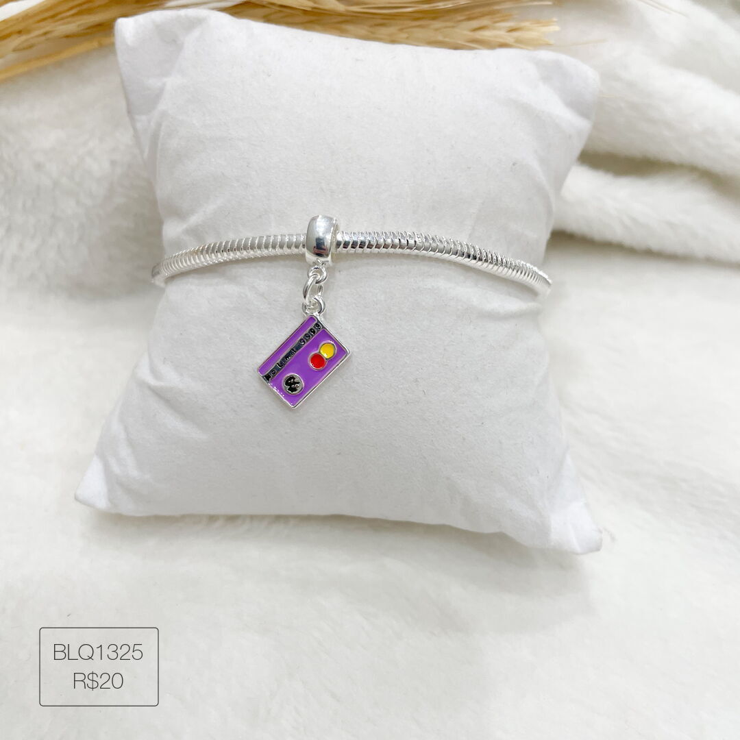 Berloque Cartão de Crédito/Nubank Pendurado Esmaltado Prateado